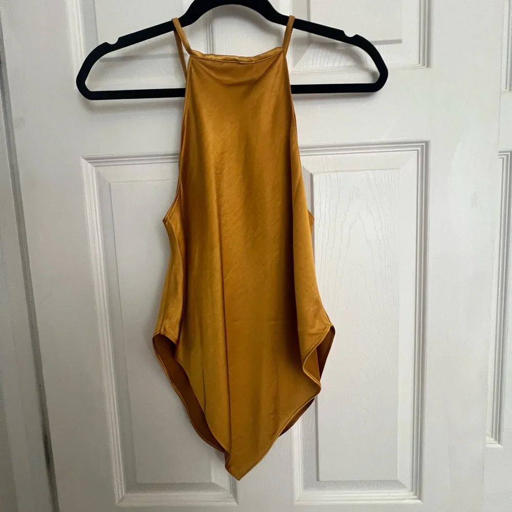NWT Showpo Nelssy Halter Neck Scarf Top - Picture 7 of 8